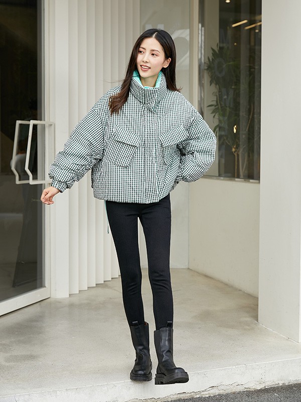 艾蜜唯娅女装2022秋冬季黑色背心