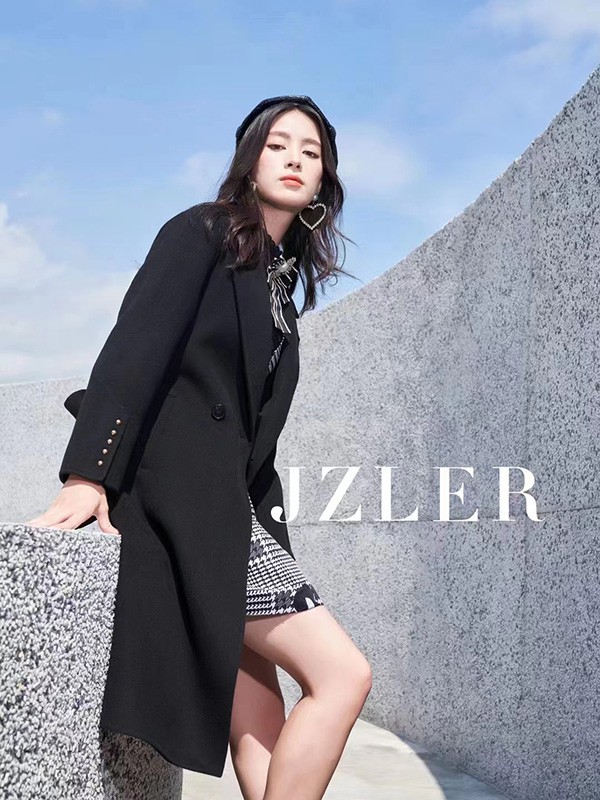 珈姿莱尔女装2022秋冬季黑色大衣
