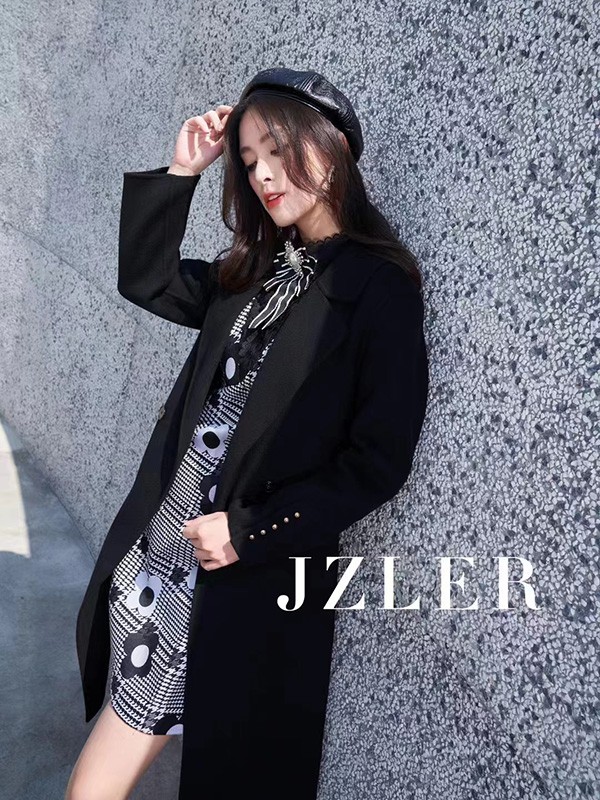 珈姿莱尔女装2022秋冬季黑色大衣