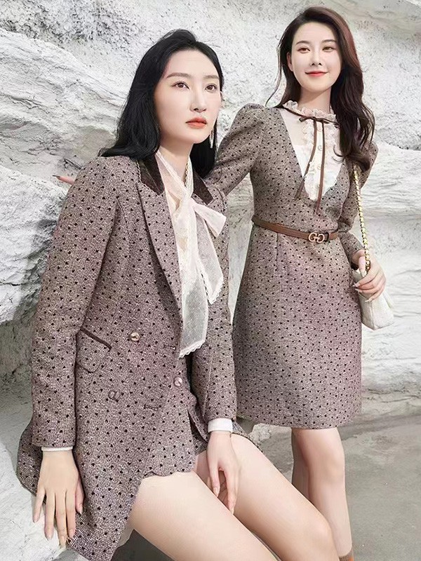 珈姿莱尔女装2022秋冬季棕色连衣裙