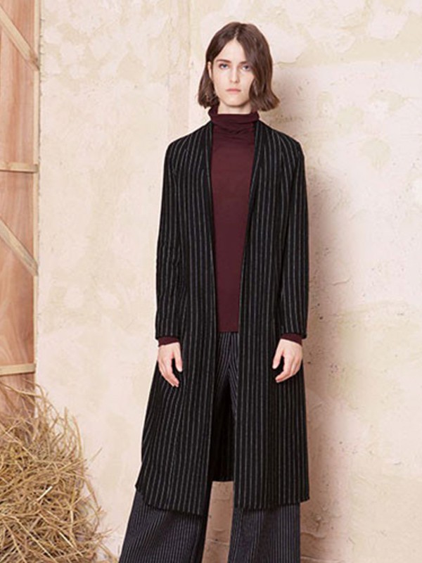 德芙瑞女装2022秋冬季酒红色针织衫