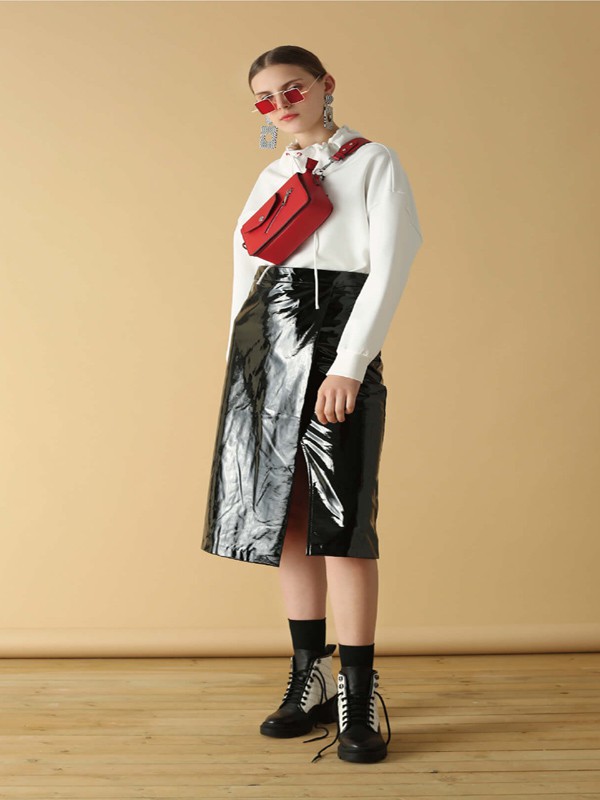 玛歌女装2022秋冬季白色卫衣