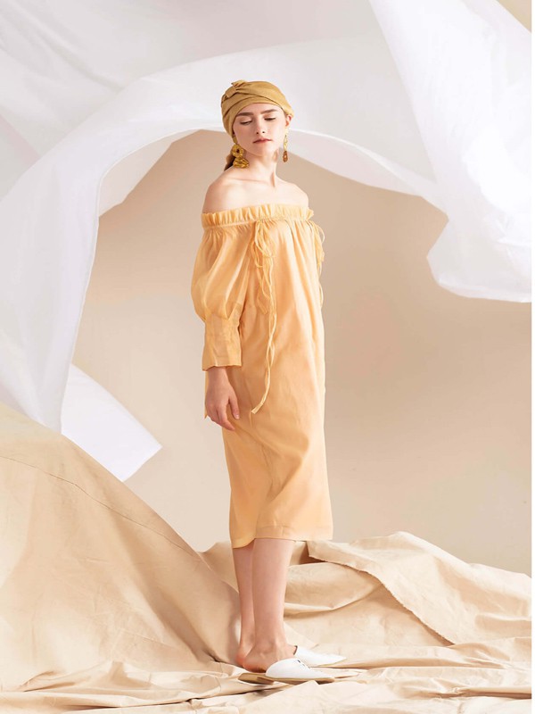 玛歌女装2022秋冬季红色连衣裙