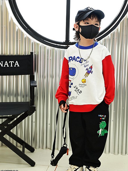 动漫童话童装2022秋冬季白色T恤