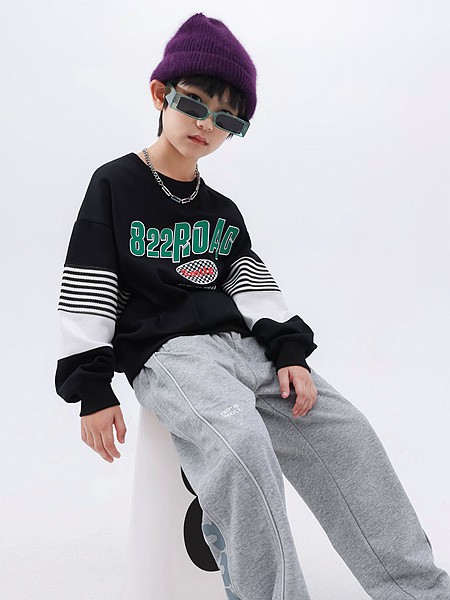 动漫童话童装2022秋冬季肤色T恤