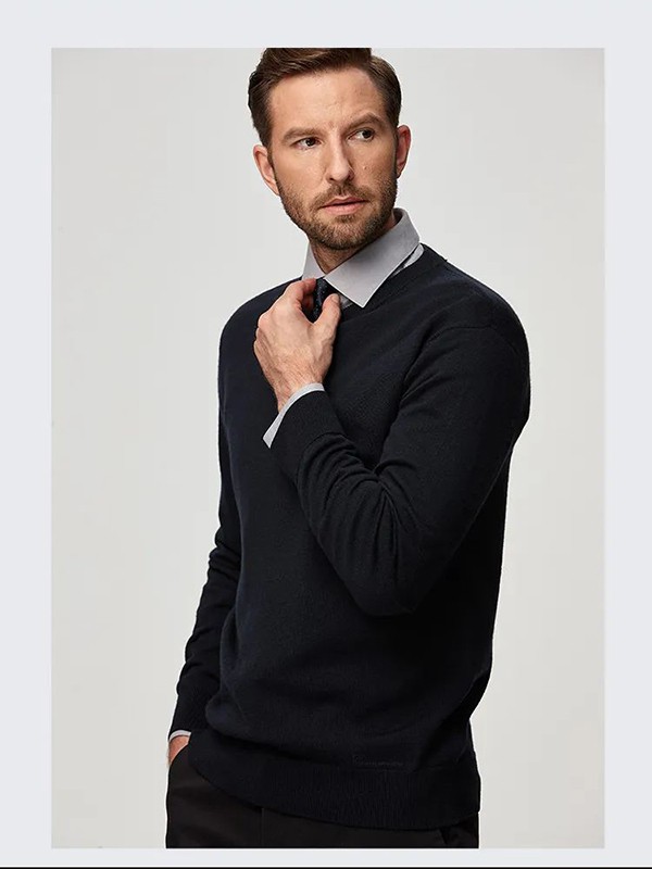 恺米切男装2022秋冬季藏蓝色针织衫