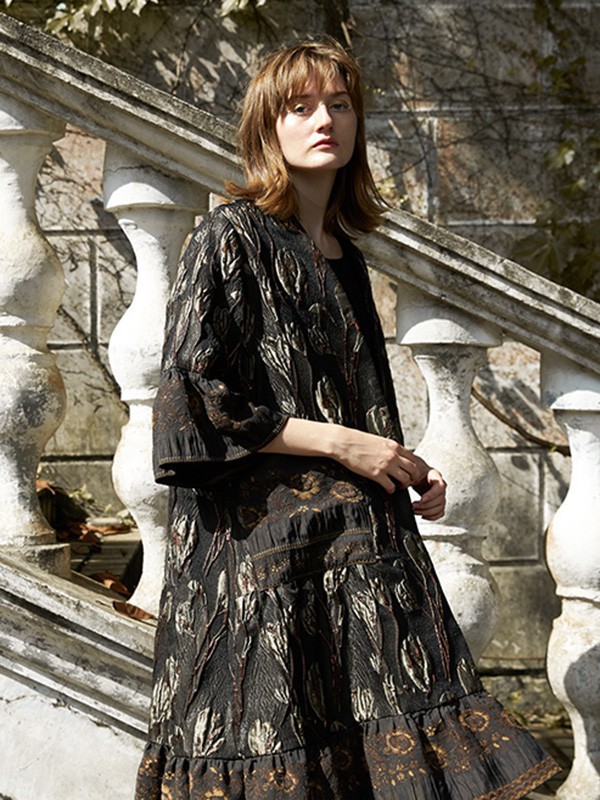 吉丘古儿2022秋冬季黑色连衣裙