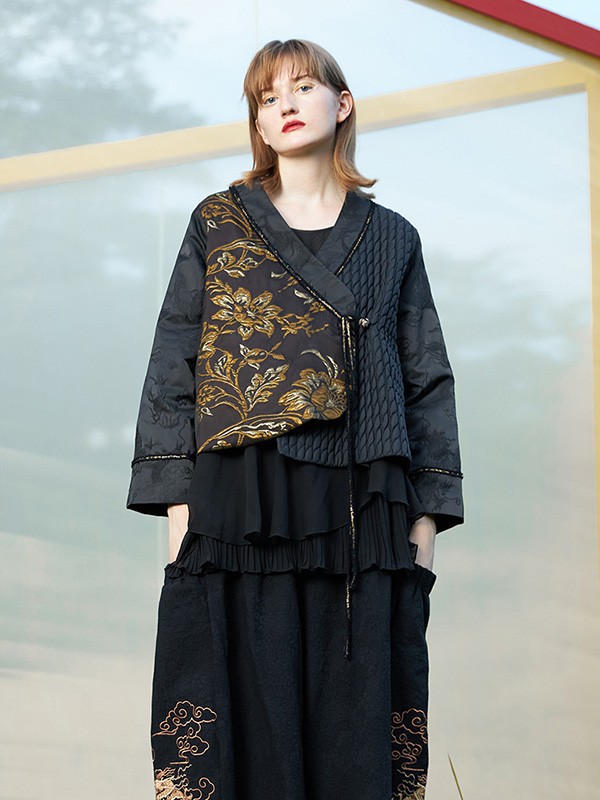 吉丘古儿女装2022秋冬季黑色外套