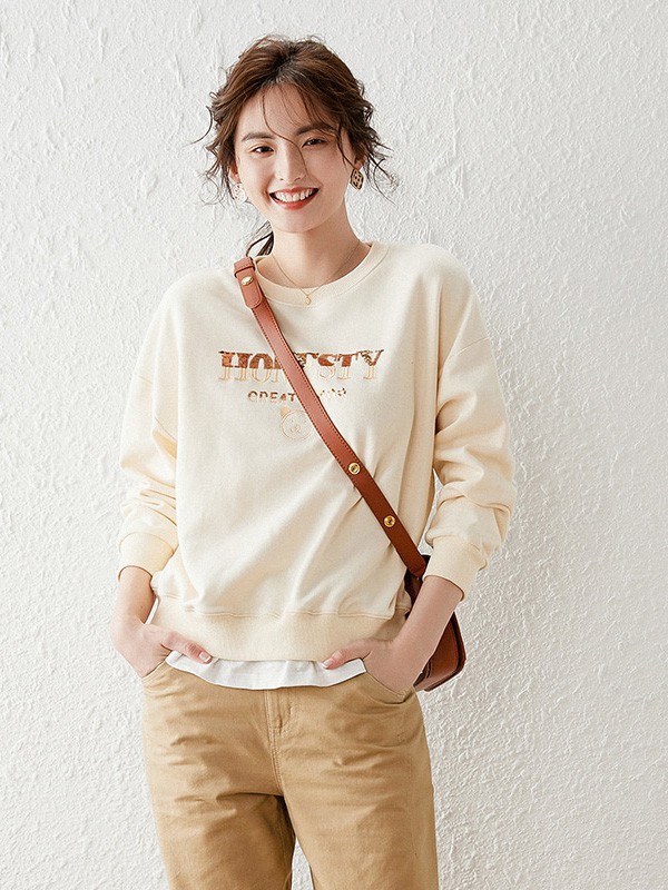 白鹿语女装2022秋冬季白色T恤