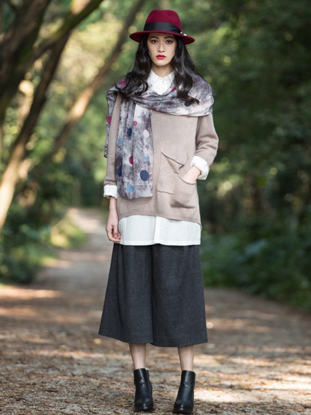 曦然女装2022秋冬季肤色阔腿裤