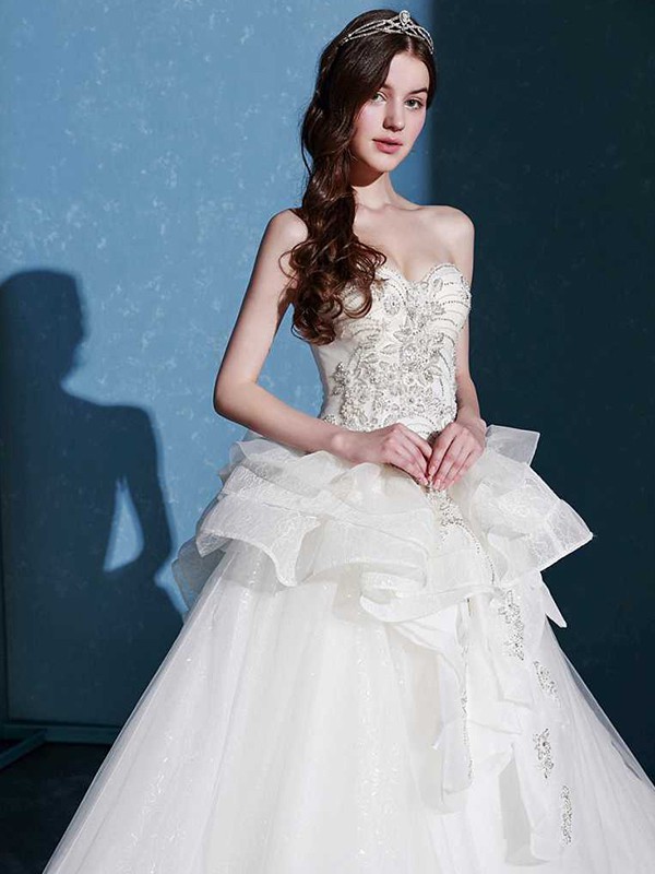 诺百丽婚纱2022秋冬季白色礼服