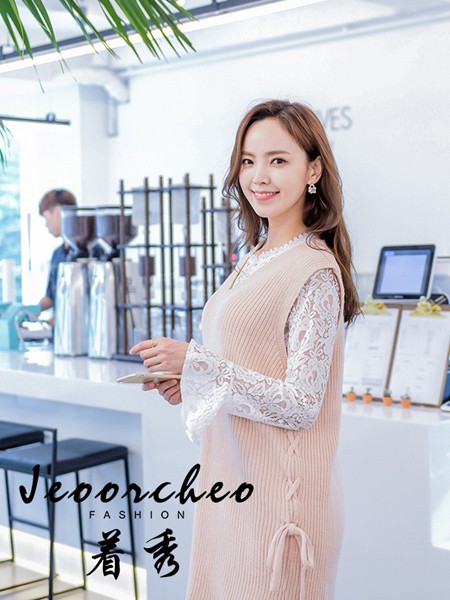 着秀2022秋冬季白色衬衫