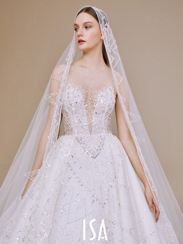 衣纱女装2022秋冬季白色礼服