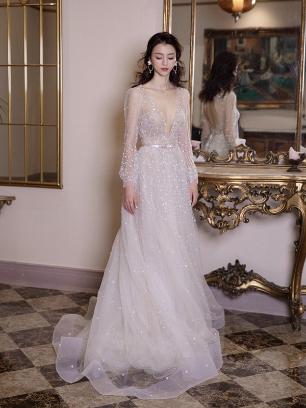 衣纱女装2022秋冬季白色礼服