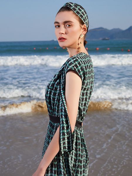 troobe~俏帛女装2022秋冬季绿色连衣裙