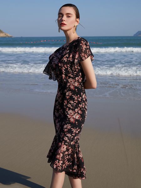 troobe~俏帛女装2022秋冬季黑色连衣裙