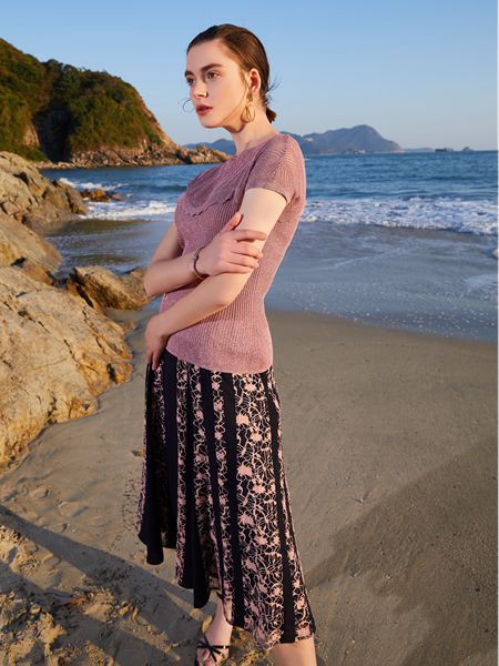 troobe~俏帛女装2022秋冬季黑色半身裙