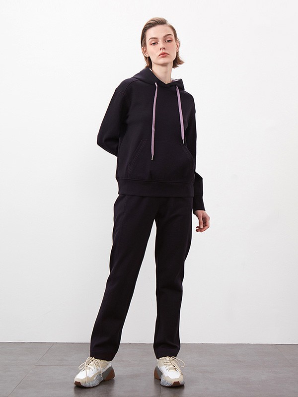 一嘉女装2022秋冬季黑色卫衣