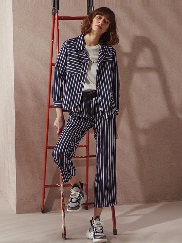 摩多伽格女装2022秋冬季白色T恤