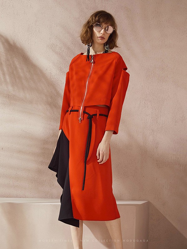 摩多伽格女装2022秋冬季橙色连衣裙