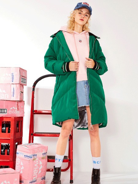 简惑女装2022秋冬季绿色棉服