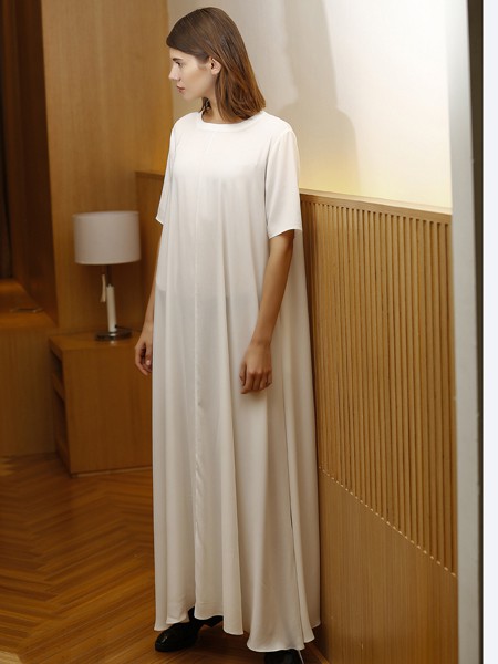 子品手则2022秋冬季白色连衣裙