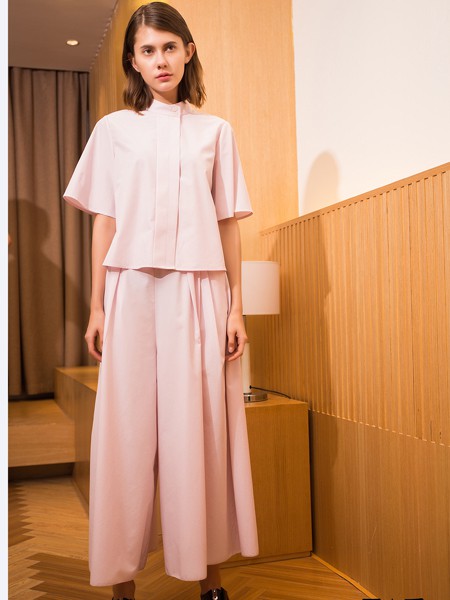 子品手则2022秋冬季粉色T恤