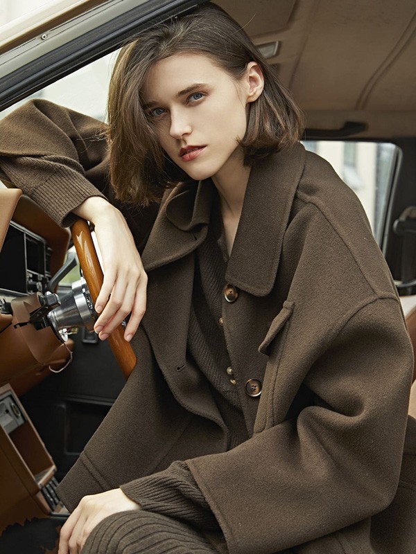 简诣2022秋冬季咖啡色大衣