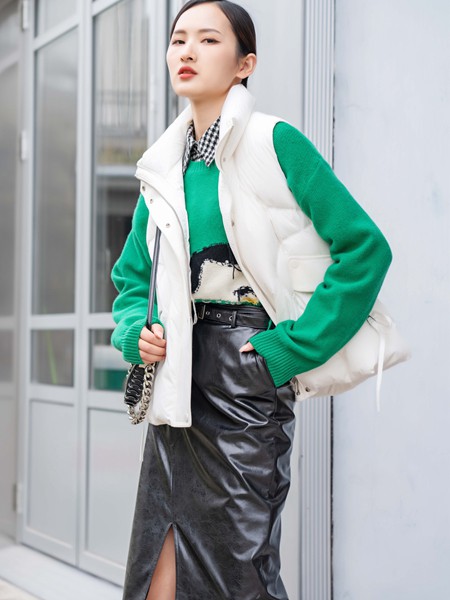 Effusive女装2022秋冬季黑色包臀裙