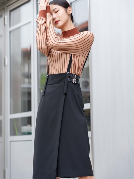 Effusive女装2022秋冬季黑色背带裙