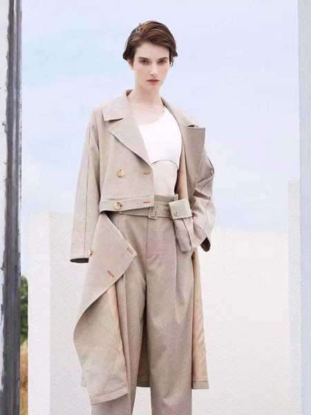 LUDICO女装2022秋冬季米色风衣