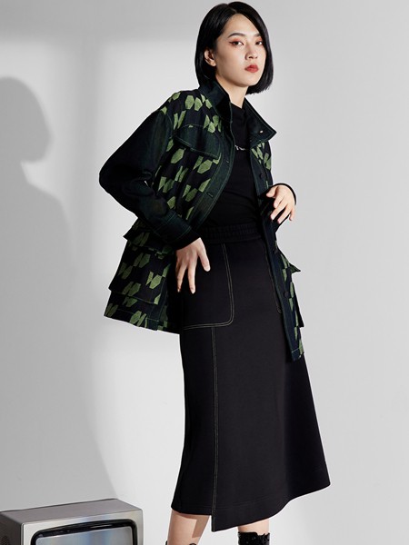 白茶女装2022秋冬季黑色百褶裙