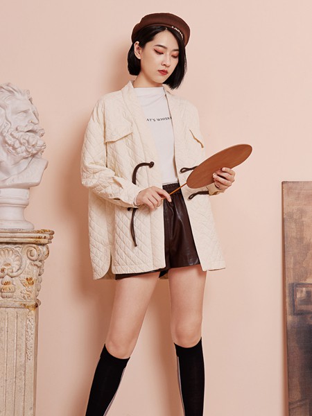 白茶女装2022秋冬季白色大衣