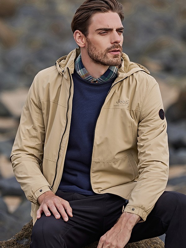 吉普2022秋冬季咖啡色冲锋衣