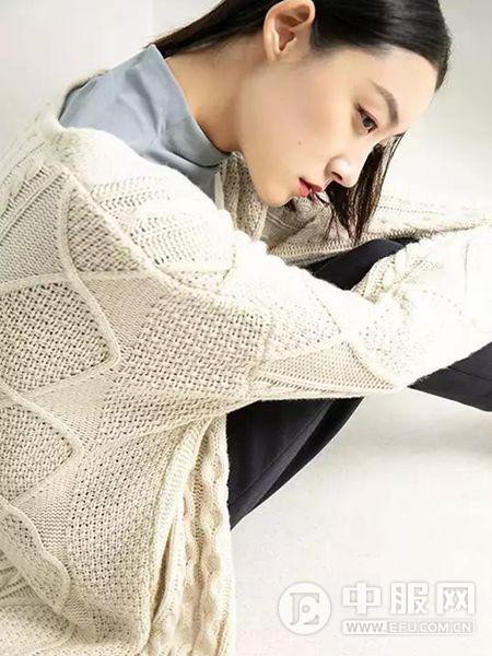 MOKA2022秋冬季白色毛衣