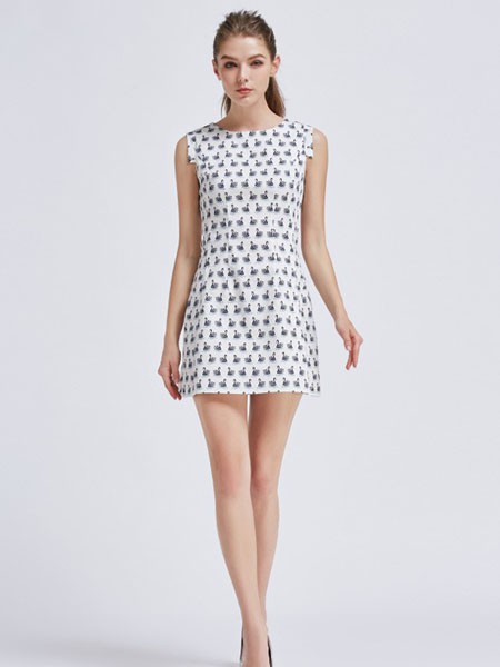 摩兰度女装2023春夏季白色连衣裙