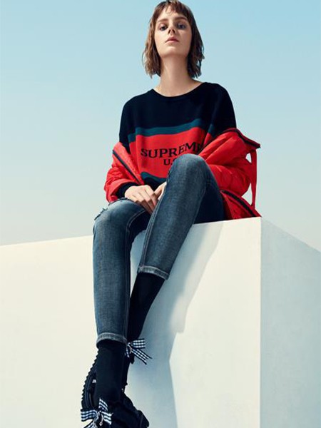 D2M女装2022秋冬季黑色T恤