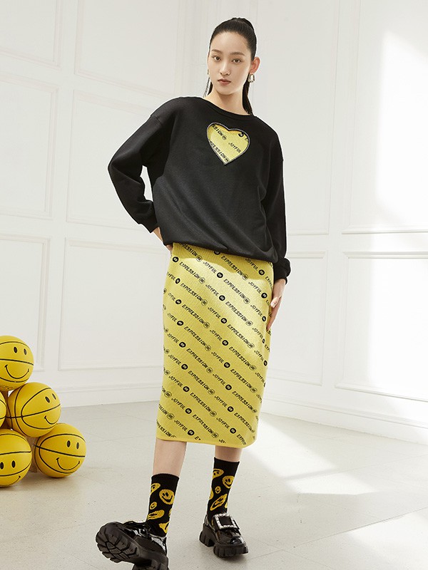 百图2022秋冬季黑色T恤