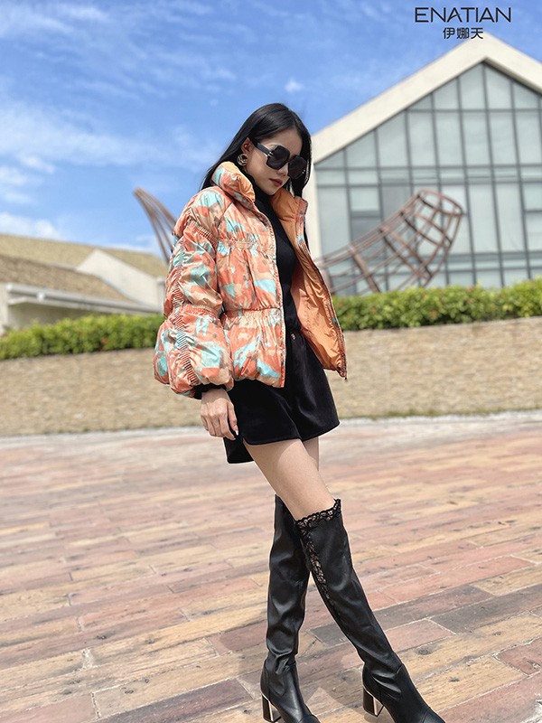 伊娜天2021秋冬季橙色棉服