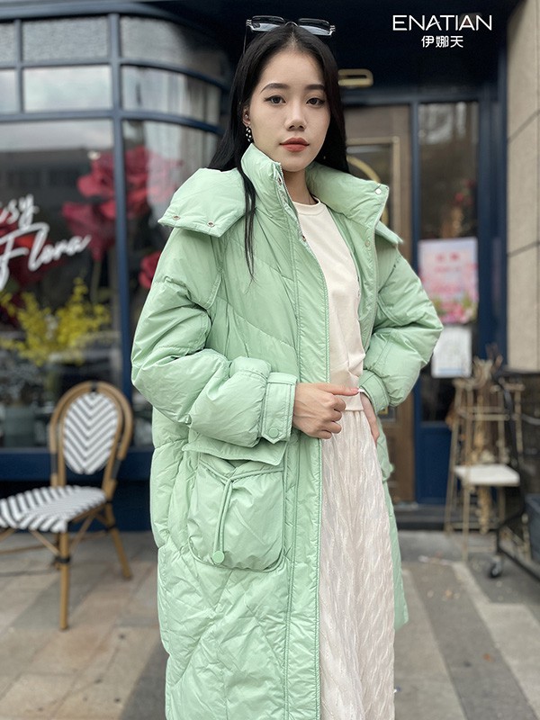 伊娜天2022秋冬季绿色棉服