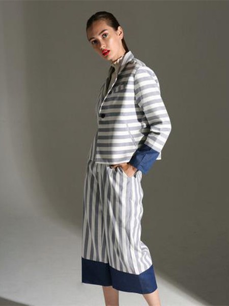 BOBO&TOTO女装2022秋冬季白色长裙