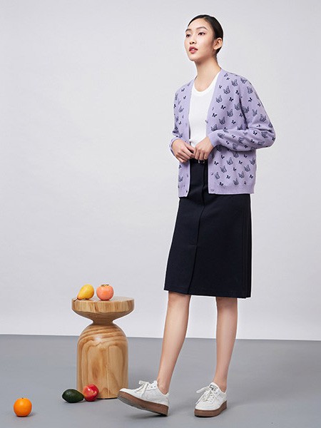 易菲女装2022秋冬季紫色针织衫