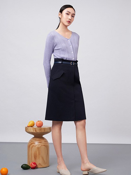 易菲女装2022秋冬季紫色针织衫