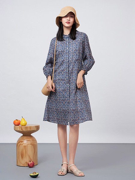 易菲女装2022秋冬季灰色连衣裙