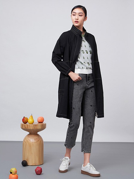 易菲女装2022秋冬季白色T恤