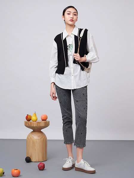 易菲女装2022秋冬季白色衬衫