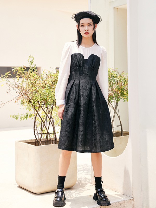 汀丁可2022秋冬季黑色连衣裙