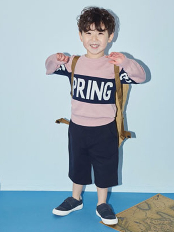 艾卡米勒童装2022秋冬季粉色T恤