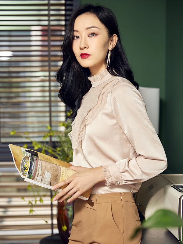 漫思雅女装2022秋冬季卡其色衬衫