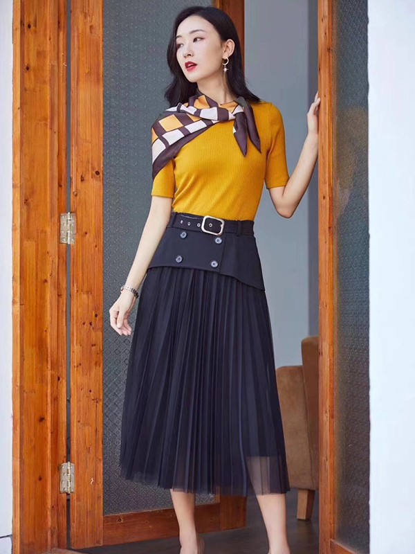 漫思雅女装2022秋冬季藏蓝色百褶裙